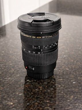 Tamron 17-35mm f/2.8-4 Wide Angle Lens (Great Condition)